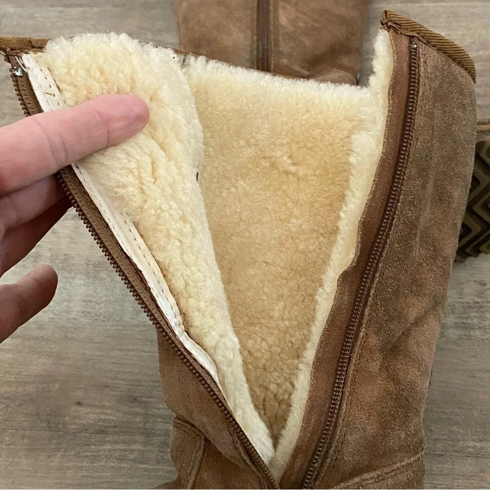 3/$25 Studded‎ Girl Ugg Boots size 1